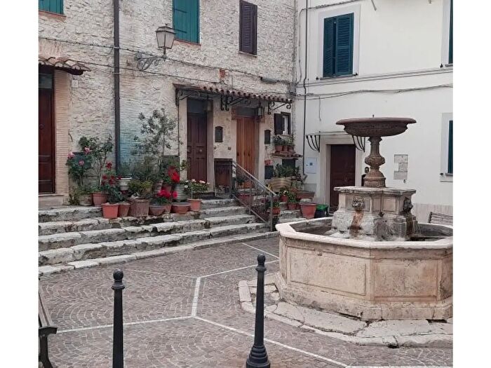 Appartamento trilocale in vendita in Nerola