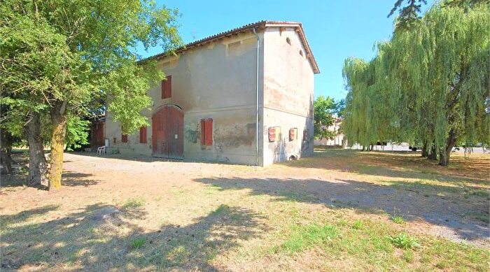 Casa con 6 locali in vendita in San Martino In Rio