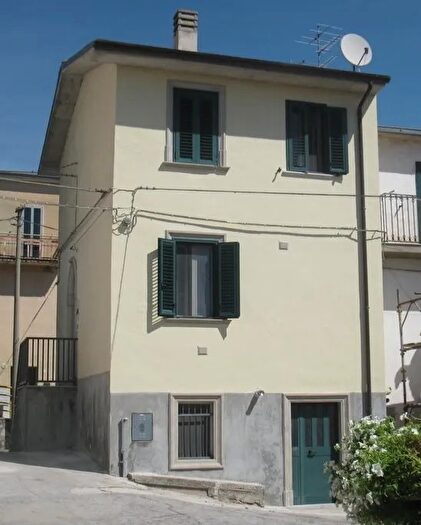 Casa quadrilocale in vendita in Sessano Del Molise