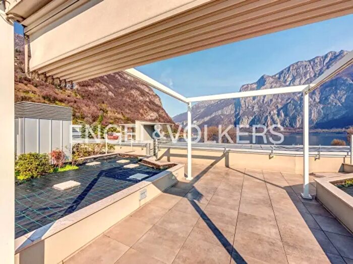 Appartamento trilocale in vendita in Frazione Parè, Valmadrera