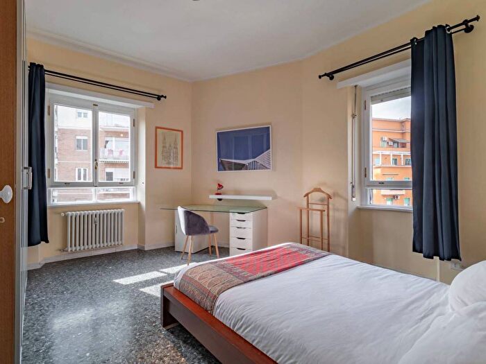 Appartamento trilocale in affitto in Via Tripolitania, Africano Villa Chigi, Roma