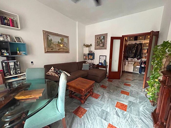 Appartamento quadrilocale in vendita in Via Valdichiana, Novoli, Firenze