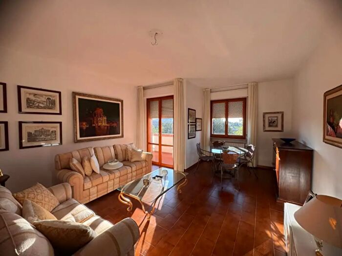 Appartamento con 6 locali in affitto in R, Monteriggioni