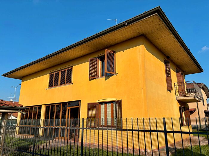 Case in Vendita e in Affitto - 2