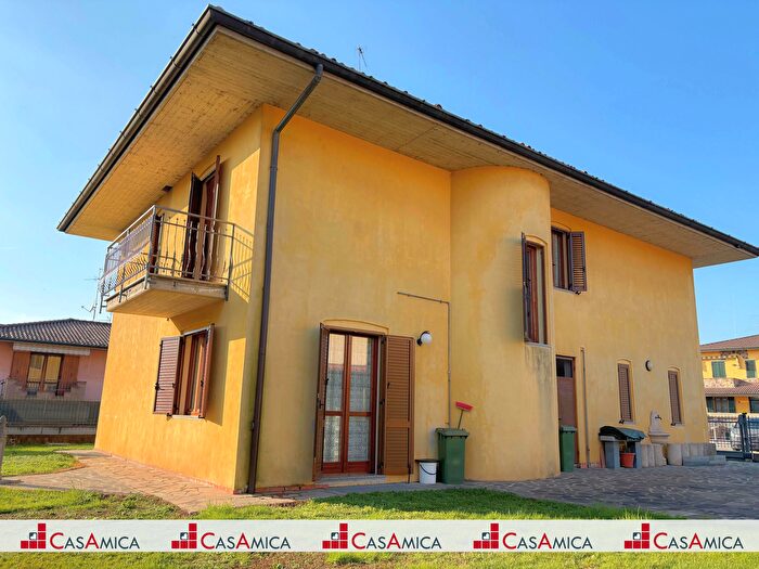 Casa quadrilocale in vendita in Via Giuseppe Verdi, Antegnate