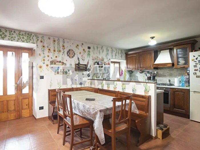 Casa con 5 locali in vendita in Mignanego