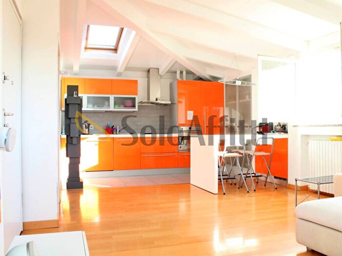 Appartamento trilocale in affitto in via Lorenteggio, Lorenteggio, Milano