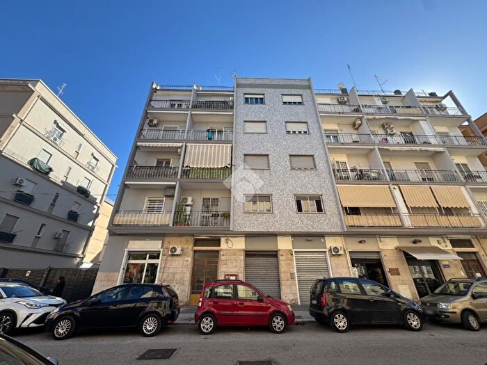 Appartamento trilocale in vendita in Via Archita, Bari