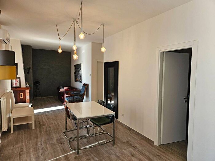 Appartamento trilocale in affitto in Via Vittorio Malcangi, Trani