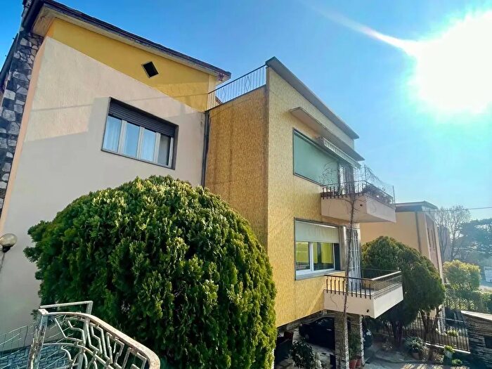 Appartamento con 5 locali in vendita in Viale della Bornata, Brescia