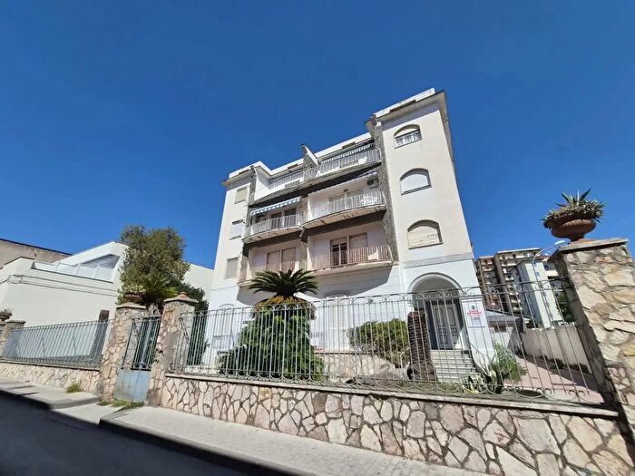 Appartamento con 5 locali in vendita in Via Dante Alighieri, Torre Annunziata