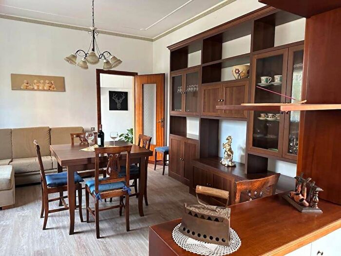 Appartamento con 6 locali in affitto in Via Priare, Zovencedo