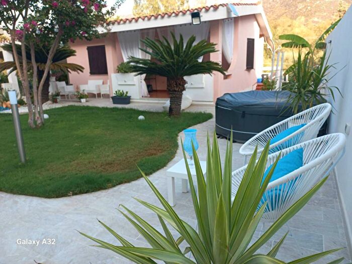 Casa trilocale in affitto in Via dei Tulipani, Sinnai