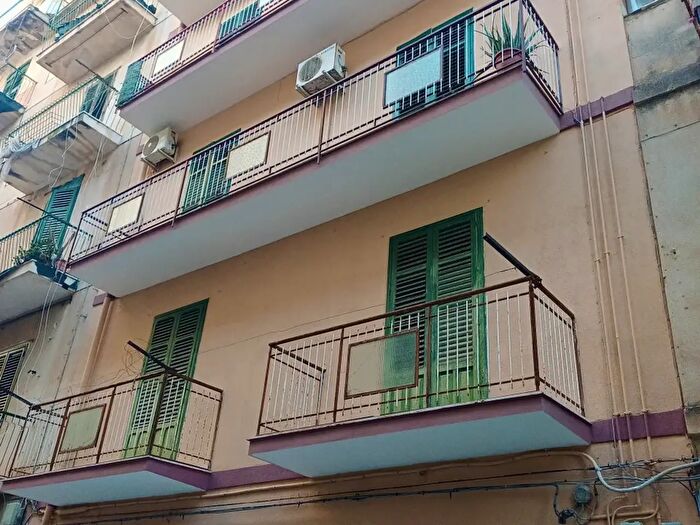 Appartamento quadrilocale in vendita in Via Fiumefreddo, Palermo