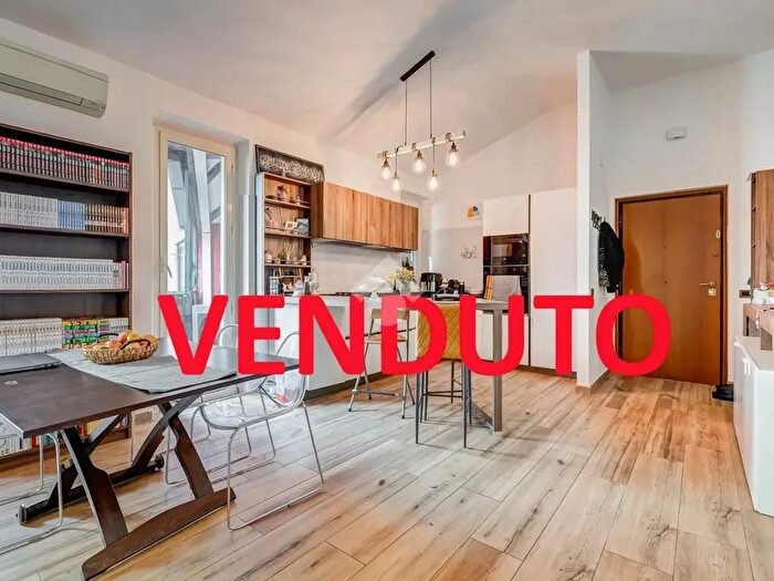 Appartamento trilocale in vendita in Via Luigi Cesana, Roma