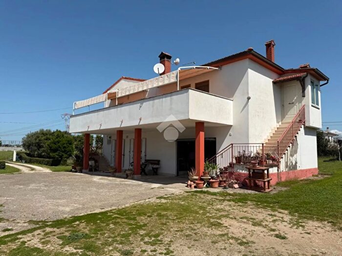 Casa con 8 locali in vendita in Strada del Fiora, Montalto Di Castro