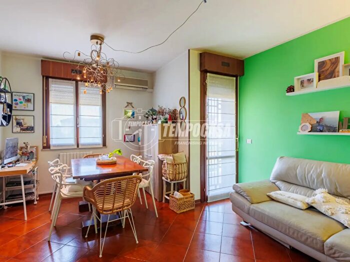 Appartamento trilocale in vendita in Via Emilia Magnanini, Parma