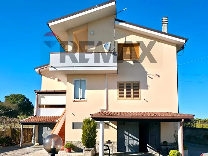 Casa con 12 locali in vendita in Via Ferdinando Magellano, Grammichele