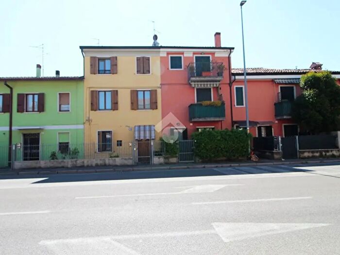 Appartamento bilocale in vendita in Via Mantovana, Verona