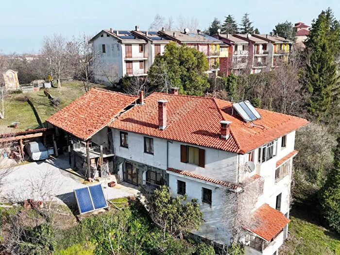 Casa con 7 locali in vendita in Via Monte Calvario, Villanova Mondovi