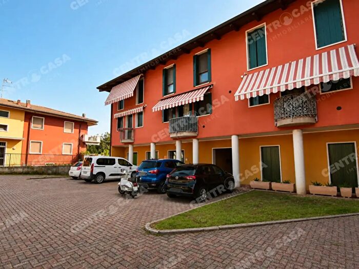 Casa quadrilocale in vendita in Via Salvo d'Acquisto, Bovolone