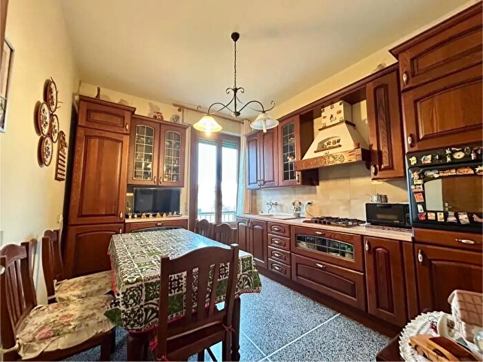 Appartamento con 5 locali in vendita in Empoli