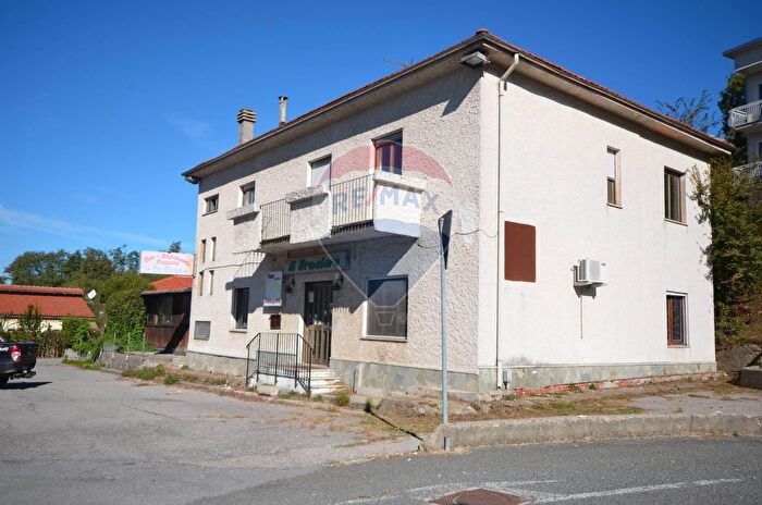 Casa con 5 locali in vendita in Strada Provinciale, Carcare