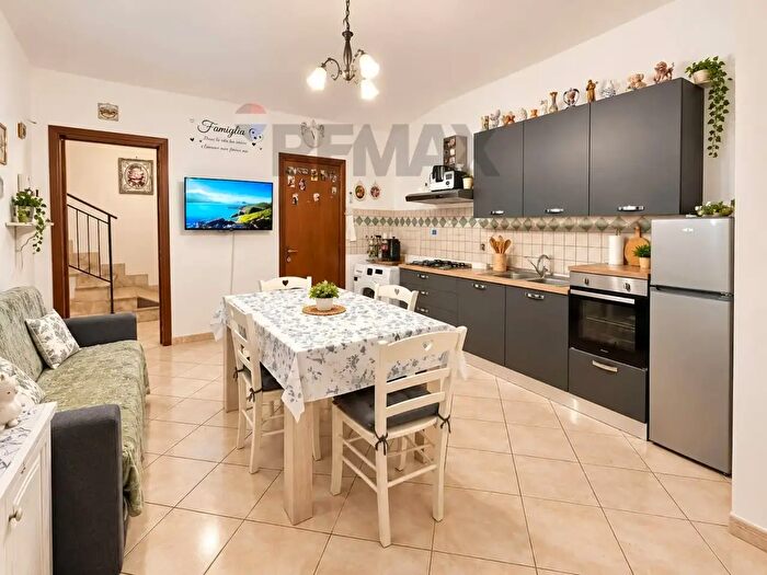 Casa trilocale in vendita in Via Villa, Carini