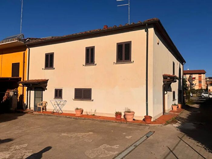 Casa con 6 locali in vendita in Via Fonterosa, Arezzo