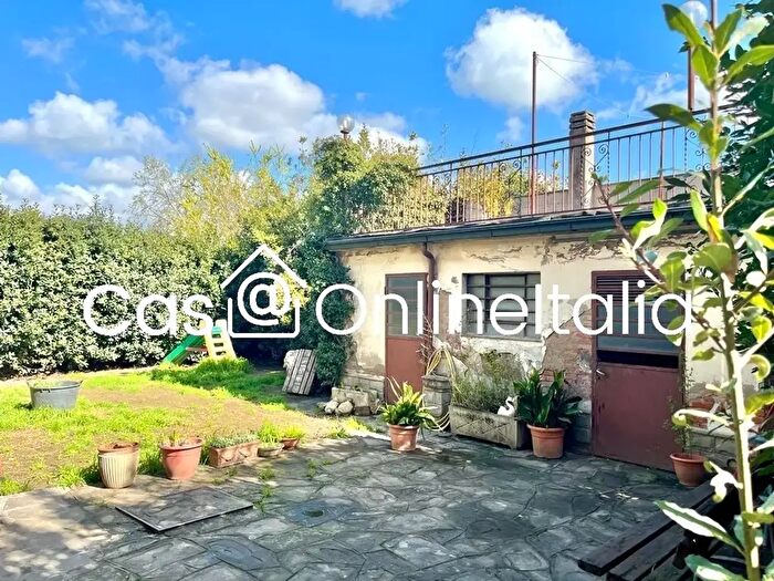 Casa trilocale in vendita in Via di Palarciano, Prato