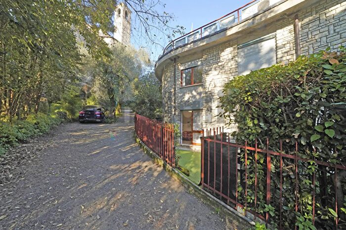 Appartamento bilocale in vendita in Via al Vittoriale, Gardone Riviera