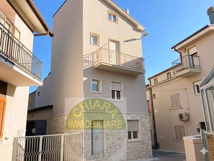 Casa quadrilocale in vendita in Via Sabauda, Cupello