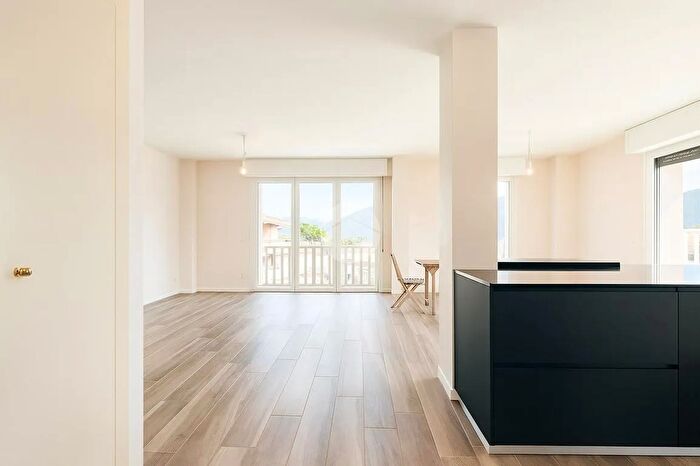 Appartamento trilocale in vendita in Via delle Scuole, Brescia