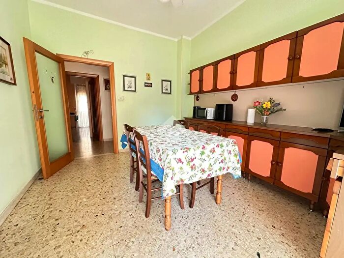 Appartamento trilocale in affitto in Via Belli, Verona