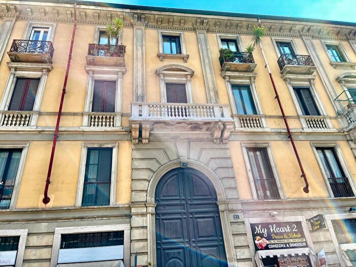 Appartamento trilocale in affitto in Via Pace, Guastalla, Milano