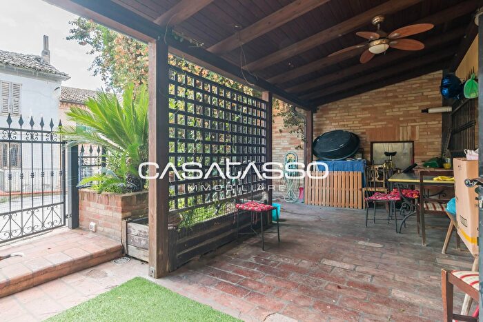 Appartamento con 6 locali in vendita in Via Maria De Reja, Corridonia