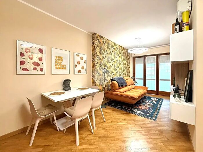 Appartamento trilocale in vendita in Via del Maggiolino, Roma