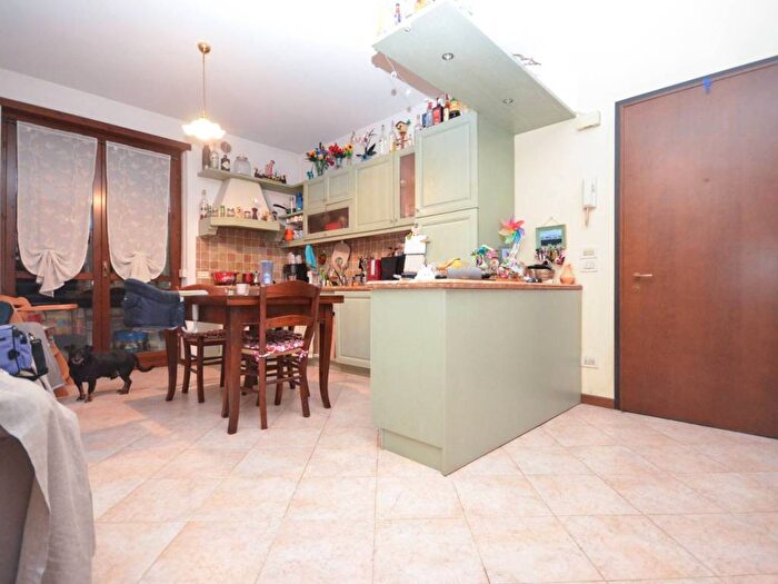 Appartamento trilocale in affitto in Via Novembre, Centro, Sovizzo