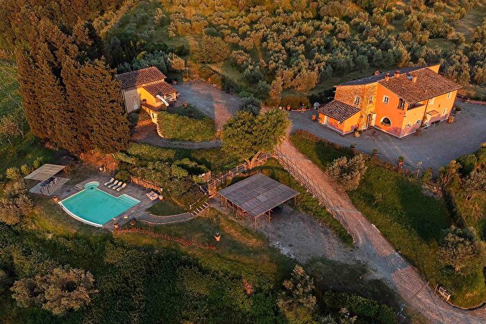 Casa con 18 locali in vendita in Montelupo Fiorentino