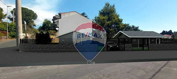 Appartamento trilocale in vendita in Via Beato Angelico Snc, Mascalucia