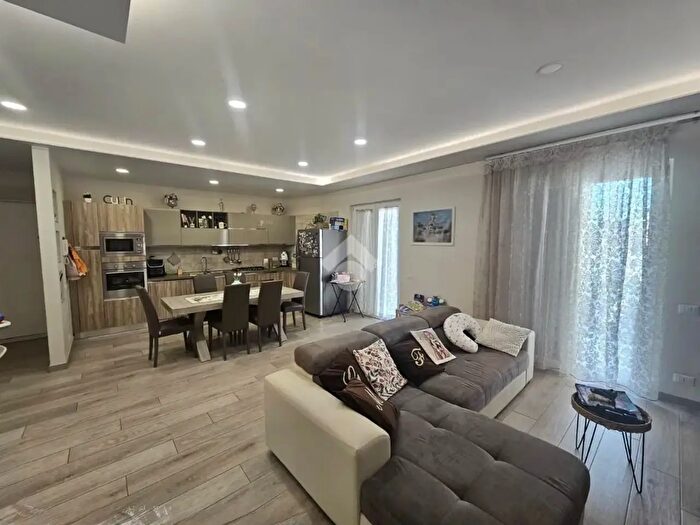 Appartamento trilocale in vendita in Via dei Pettirossi, Sant'Antimo