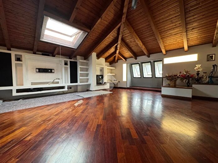 Casa trilocale in vendita in Via XXV Aprile, Galliate