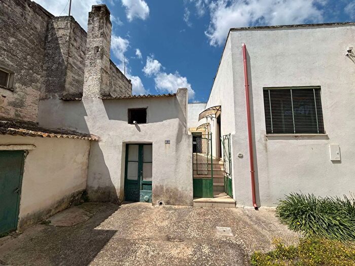 Casa trilocale in vendita in Via Nino Bixio, Botrugno