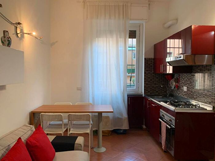 Appartamento quadrilocale in affitto in Viale Regina Giovanna, Morgagni, Milano