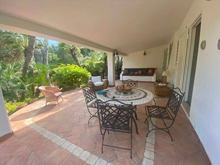 Casa trilocale in affitto in Via delle Rose, Ostuni Costa, Ostuni