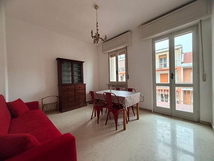 Appartamento bilocale in affitto in Via Francesco Petrarca, Semicentro, Vercelli