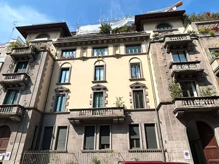 Appartamento in affitto in Via Mauro Macchi, Milano