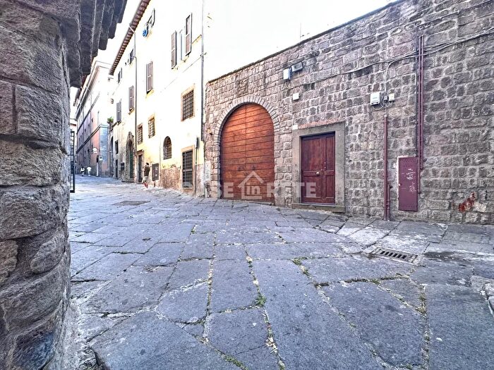 Appartamento con 5 locali in affitto in Via Sacchi, Viterbo