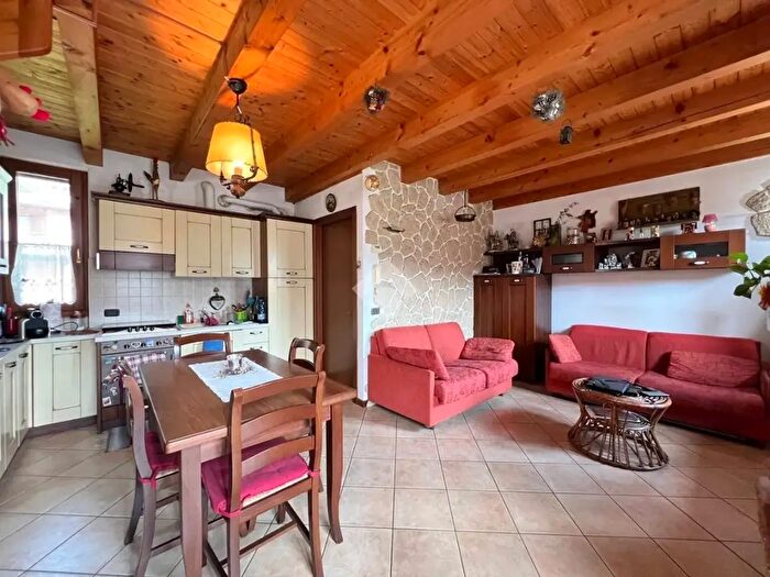 Appartamento monolocale in vendita in Via Giacinto Gambirasio, Clusone