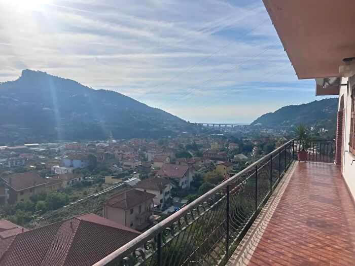 Casa con 15 locali in vendita in Strada Ciaixe, Camporosso